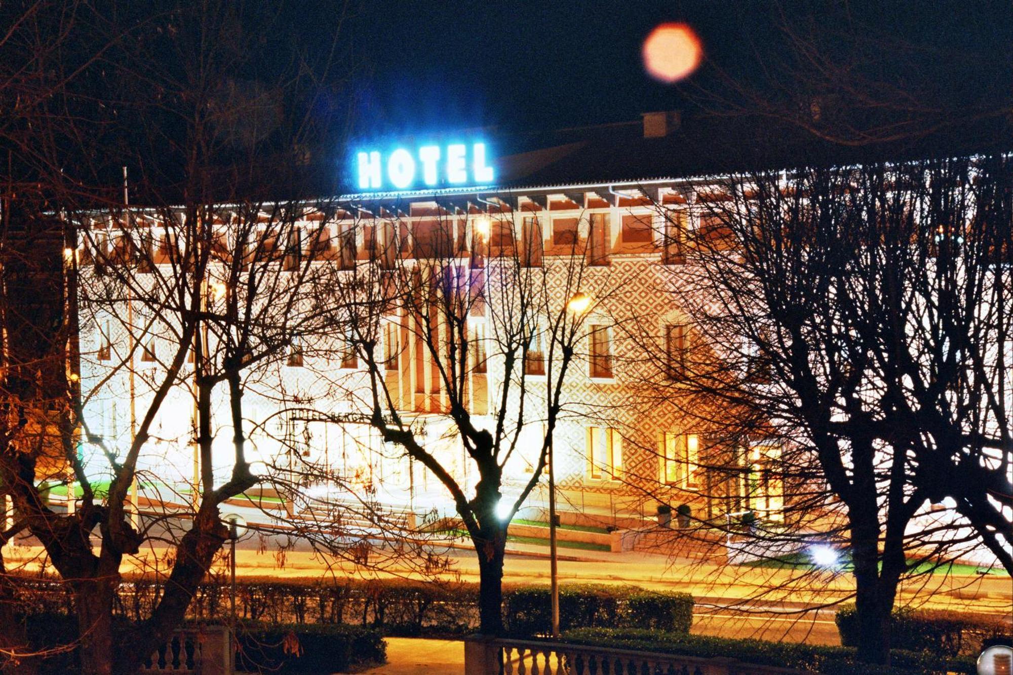 Hotel Berga Park Exterior photo